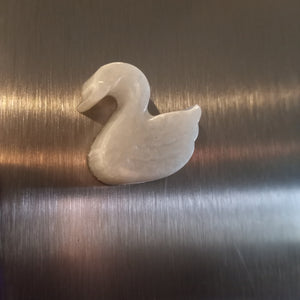 Pearl white swan magnet